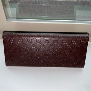 Gucci sunglass case